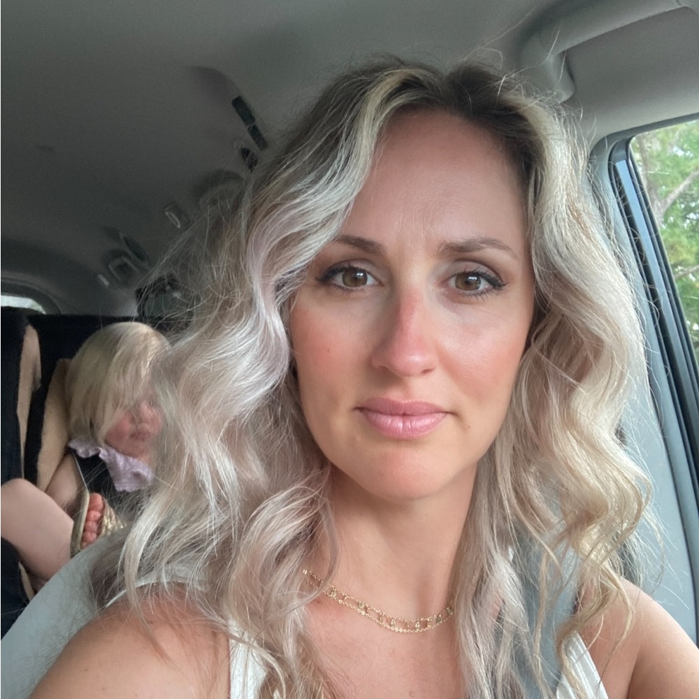 Meet your Posher, Joelle